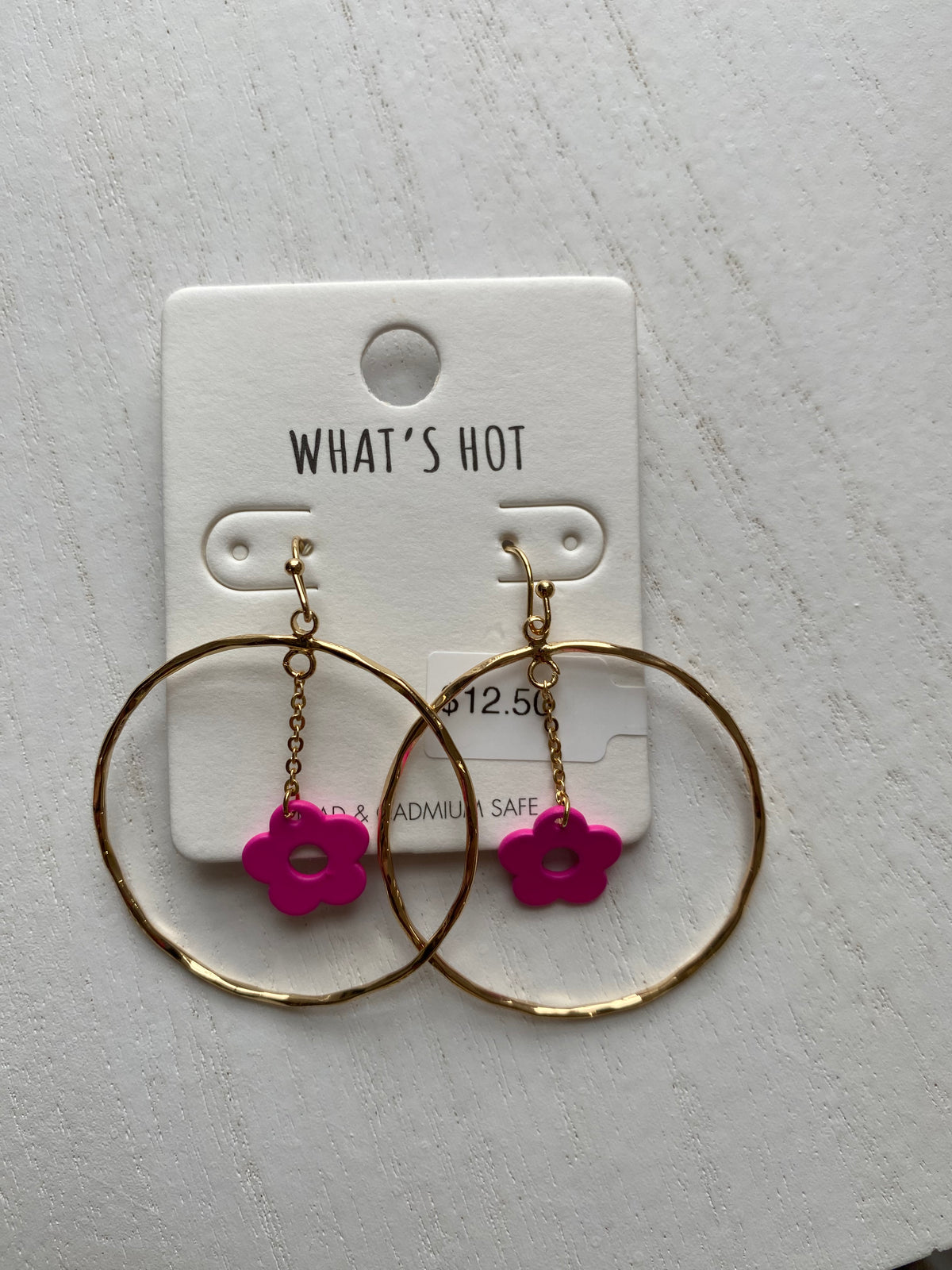 Drop flower and gold hoop earring - pink