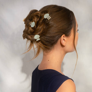 Set of 2 metal pearl clam shell hair clips 