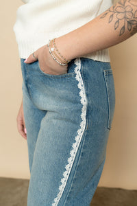 Jamie Lace Side Barrel Jeans