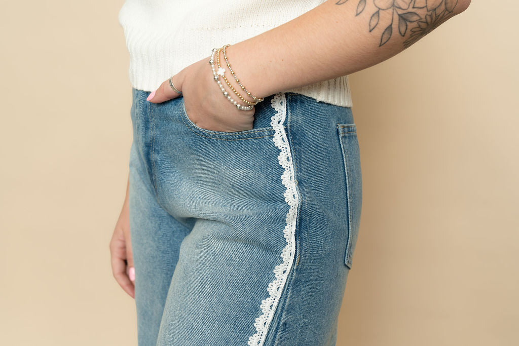 Jamie Lace Side Barrel Jeans