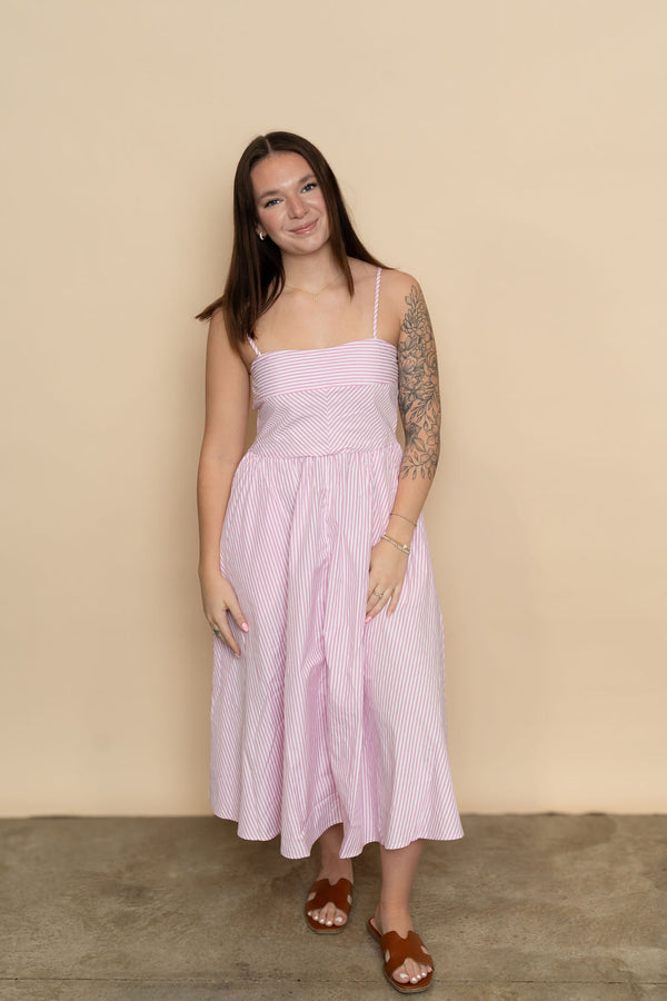 Pink striped seersucker dress perfect for an easy easter outfit. 