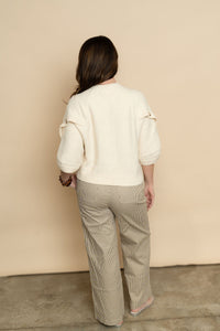 Cream short sleeve spring sweater for women. 